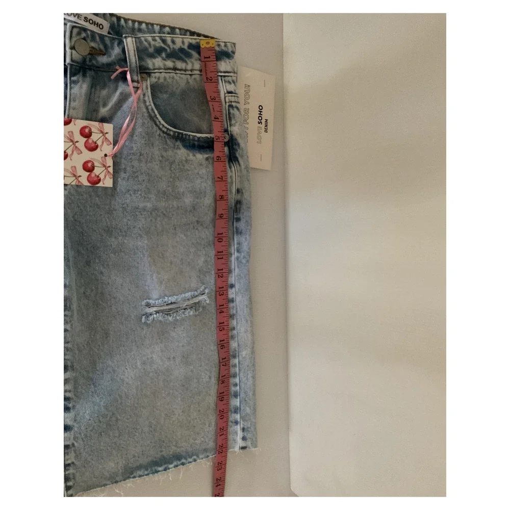 Love Soho Denim Baggy Bermuda Shorts Women Size 5 Low Rise Distressed NWT